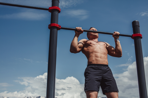 Side Swinging Pullups