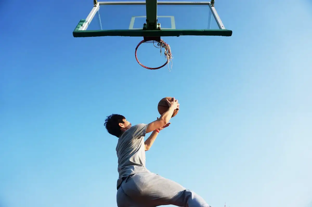 basketball-dunk-blue-game-163452--1-