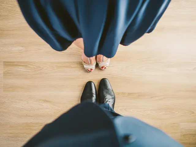 suit-couple-blue-shoes